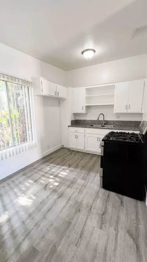 4709 S Figueroa St, Los Angeles, CA 90037