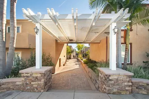 6985 Waite Dr, La Mesa, CA 91941