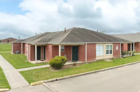 905 N Avenue J, Freeport, TX 77541
