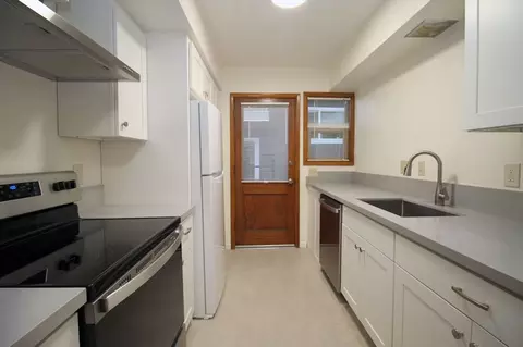 3200 SW Marigold St, Portland, OR 97219