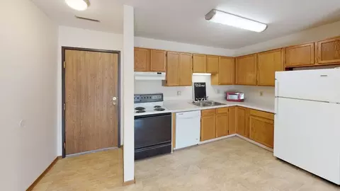 908 Douglas Ave, Ames, IA 50010 photo 3