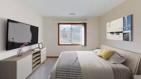 908 Douglas Ave, Ames, IA 50010