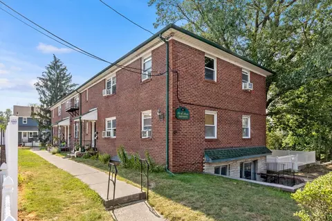 47 E Main St, Bogota, NJ 07603