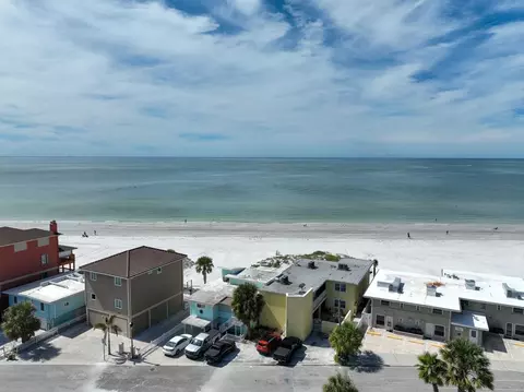 17620 Lee Ave, Redington Shores, FL 33708