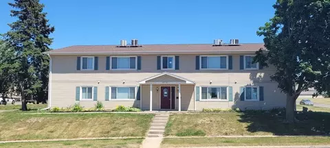2539 Saint Francis Dr, Waterloo, IA 50702