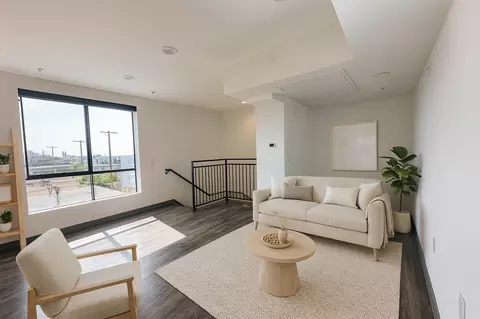 641 N Hobart Blvd, Los Angeles, CA 90004