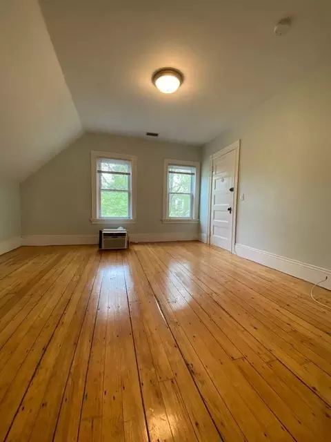11 Pitman St, Providence, RI 02906