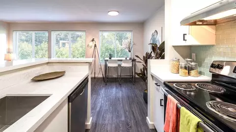 9425 35th Ave NE, Seattle, WA 98115