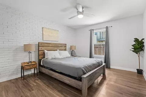 206 W 38th St, Austin, TX 78705