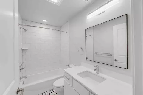 2201 40th Pl NW, Washington, DC 20007 photo 3
