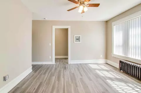 574 W Huron St, Pontiac, MI 48341