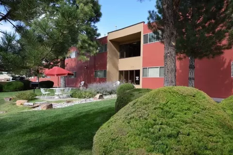 1410 Girard Blvd NE, Albuquerque, NM 87106