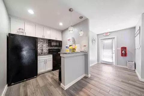 1601 Regency Ct, Arlington, TX 76010 photo 3