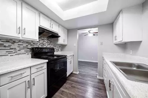 1601 Regency Ct, Arlington, TX 76010 photo 2