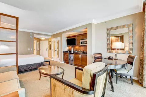 145 E Harmon Ave, Paradise, NV 89109