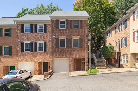 N Wayne St, Arlington, VA 22201