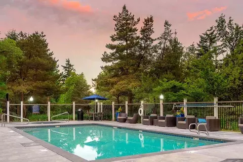304 118th Ave SE, Bellevue, WA 98005 photo 2
