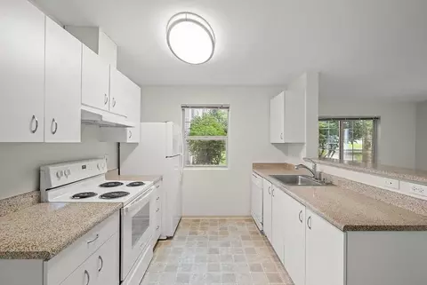 304 118th Ave SE, Bellevue, WA 98005 photo 15