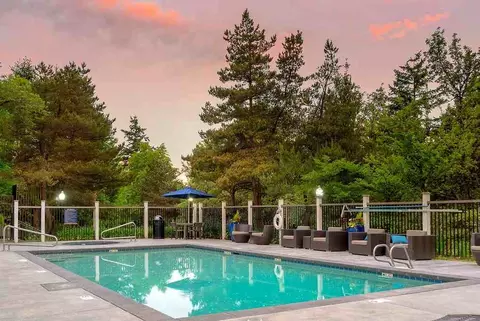 304 118th Ave SE, Bellevue, WA 98005 photo 2