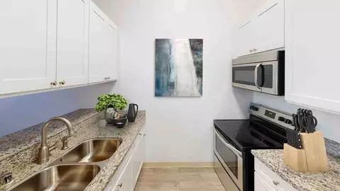 11313 Oxnard St, Los Angeles, CA 91606