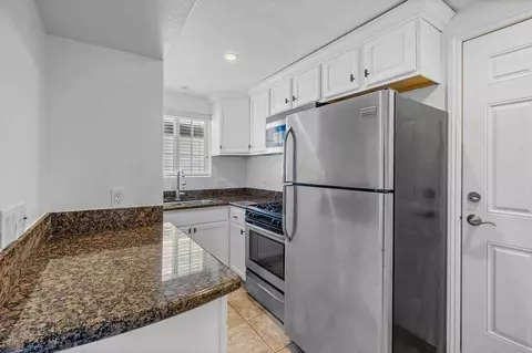 126 E Balboa Blvd, Newport Beach, CA 92661