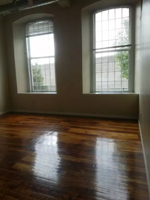 75 Wamsutta St, New Bedford, MA 02740