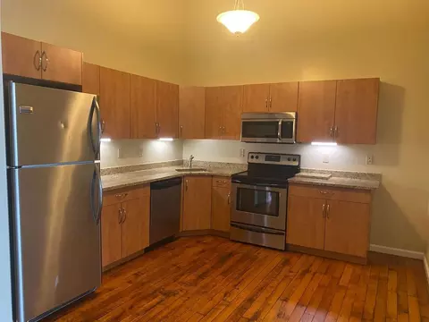 75 Wamsutta St, New Bedford, MA 02740