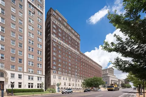 3733 Lindell Blvd, Saint Louis, MO 63108