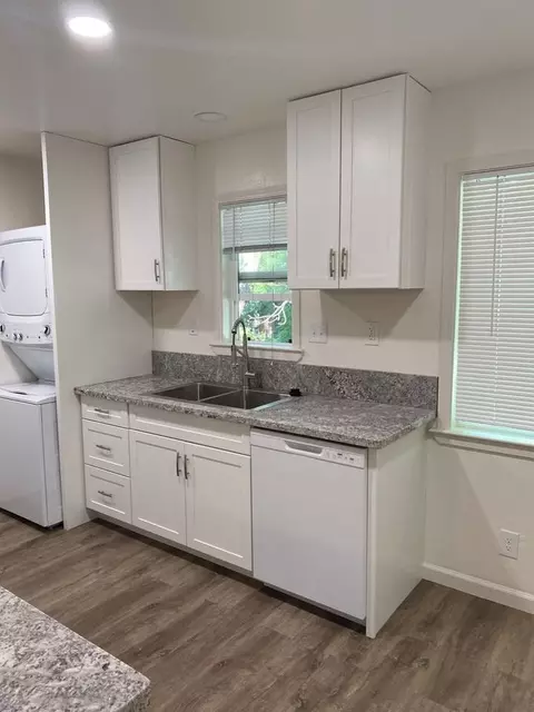 734 W 3rd St, Chico, CA 95928