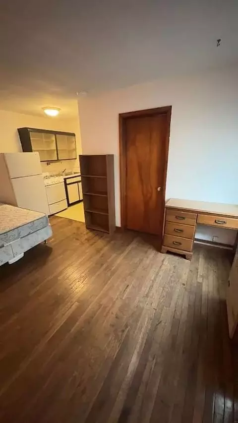 907 S 2nd St, Champaign, IL 61820 photo 9