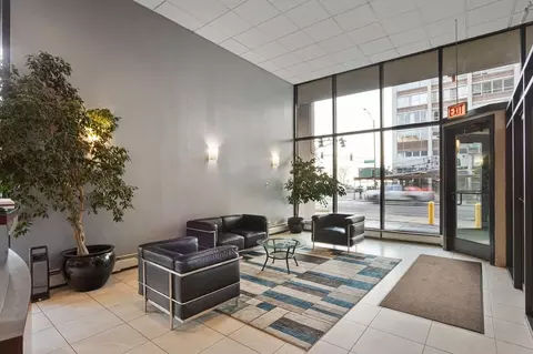 6166 N Sheridan Rd, Chicago, IL 60660 photo 14