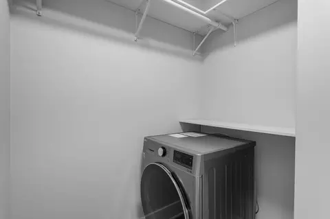 6166 N Sheridan Rd, Chicago, IL 60660 photo 13