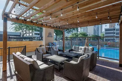 6166 N Sheridan Rd, Chicago, IL 60660 photo 3