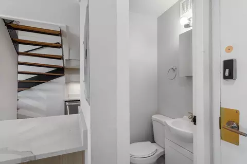 6166 N Sheridan Rd, Chicago, IL 60660 photo 15