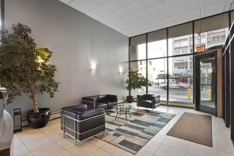 6166 N Sheridan Rd, Chicago, IL 60660 photo 2