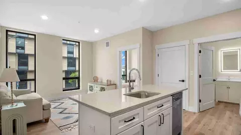90 Wealthy St SE, Grand Rapids, MI 49503