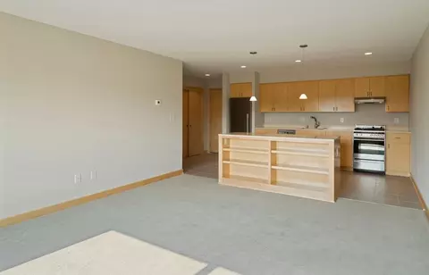 1570 Eustis St, Lauderdale, MN 55108