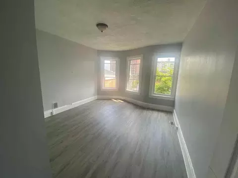 2572 Mcculloh St, Baltimore, MD 21217