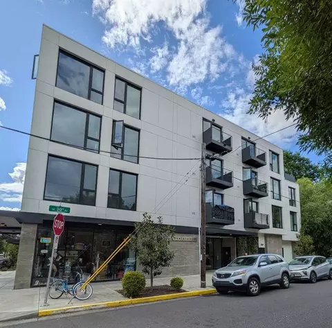 2475 SE 30th Ave, Portland, OR 97214