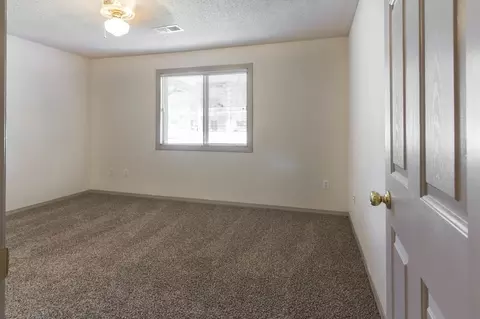 2901 N Governeour St, Wichita, KS 67226