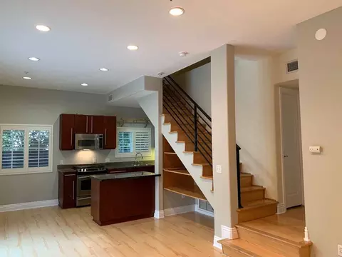 10652 Bloomfield St Units 1-4, Los Angeles, CA 91602