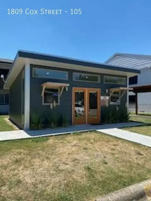 1729 Cox St, Carrollton, TX 75006