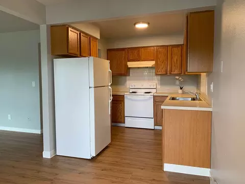 2275 NE Division St, Gresham, OR 97030
