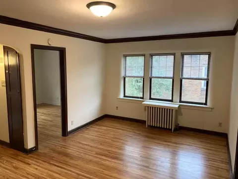 1642 Charles Ave, Saint Paul, MN 55104