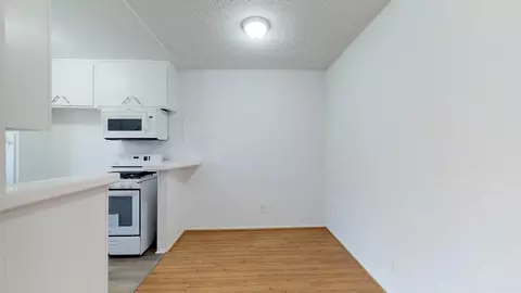 351 S Manhattan Pl, Los Angeles, CA 90020 photo 4
