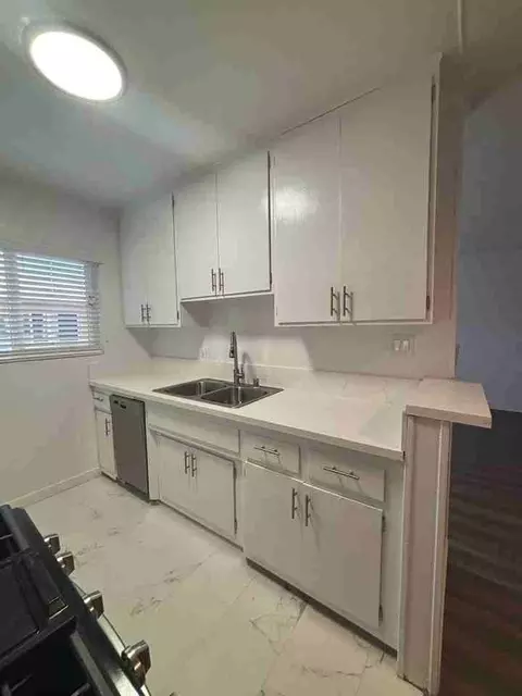 351 S Manhattan Pl, Los Angeles, CA 90020 photo 26