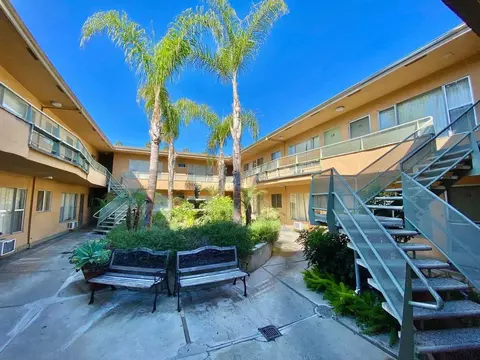 351 S Manhattan Pl, Los Angeles, CA 90020 photo 24