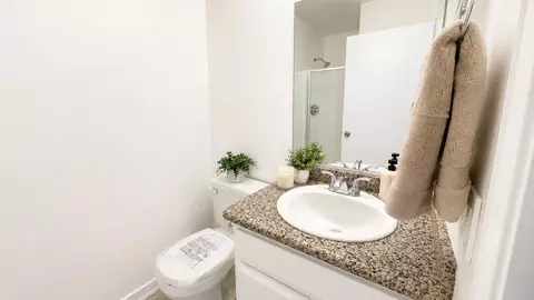 604 E Orange Grove Ave, Burbank, CA 91501 photo 21