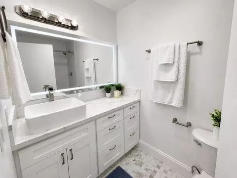 604 E Orange Grove Ave, Burbank, CA 91501 photo 18