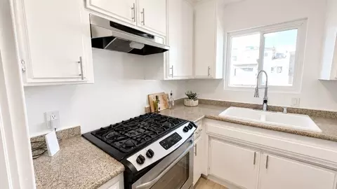 604 E Orange Grove Ave, Burbank, CA 91501 photo 16